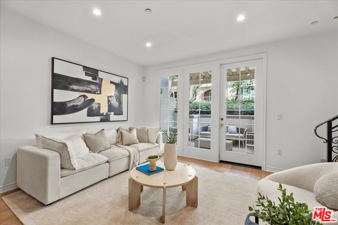 5935 Playa Vista Dr Unit: 113