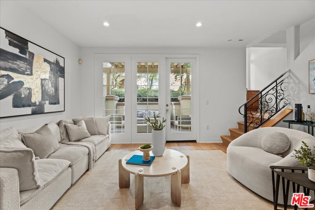 5935 Playa Vista Dr Unit: 113