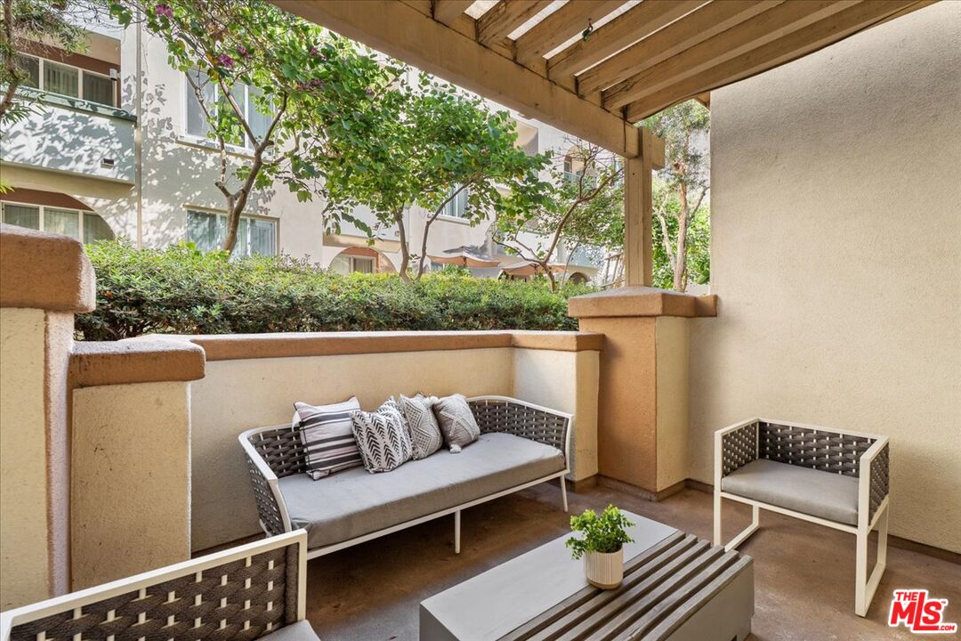 5935 Playa Vista Dr Unit: 113