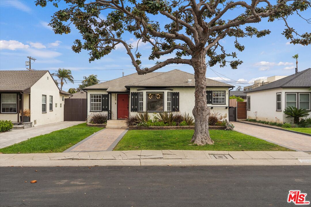 8348 Reading Ave