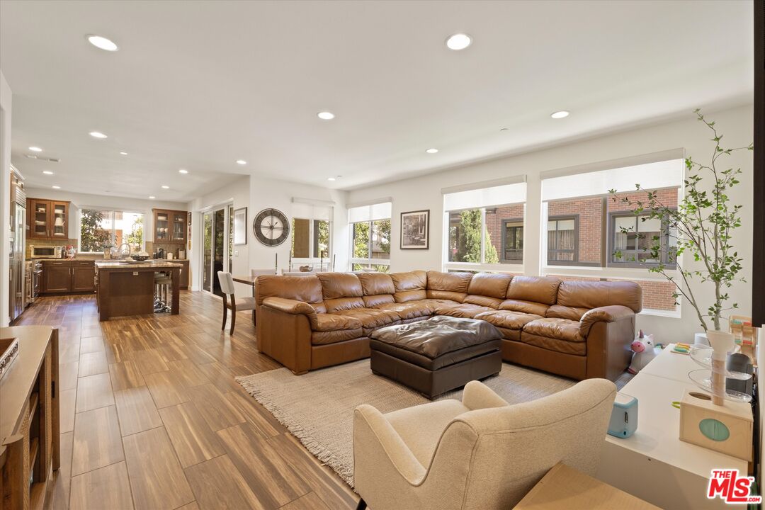 12883 Runway Rd Unit: 1