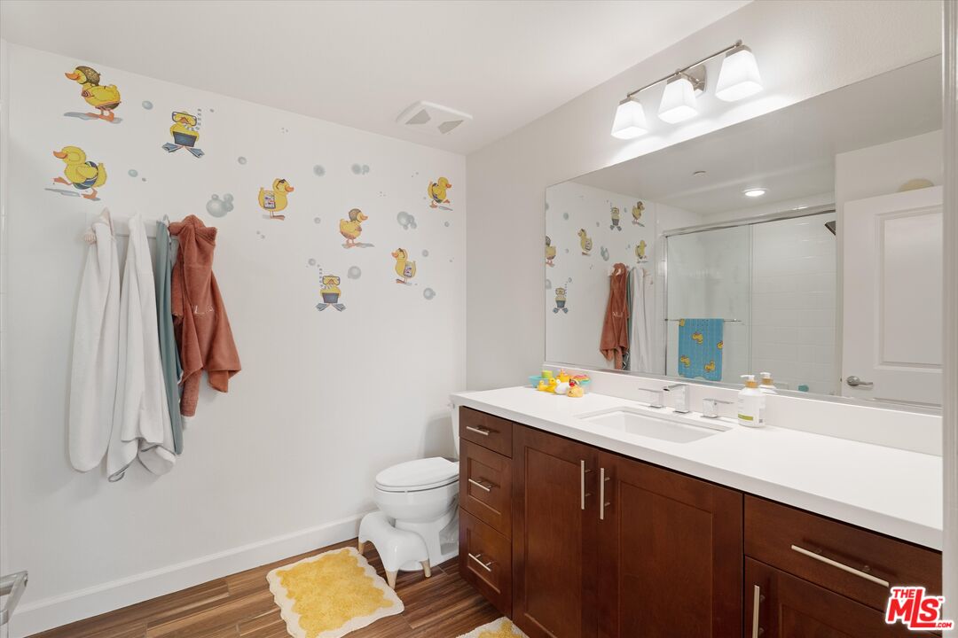 12883 Runway Rd Unit: 1