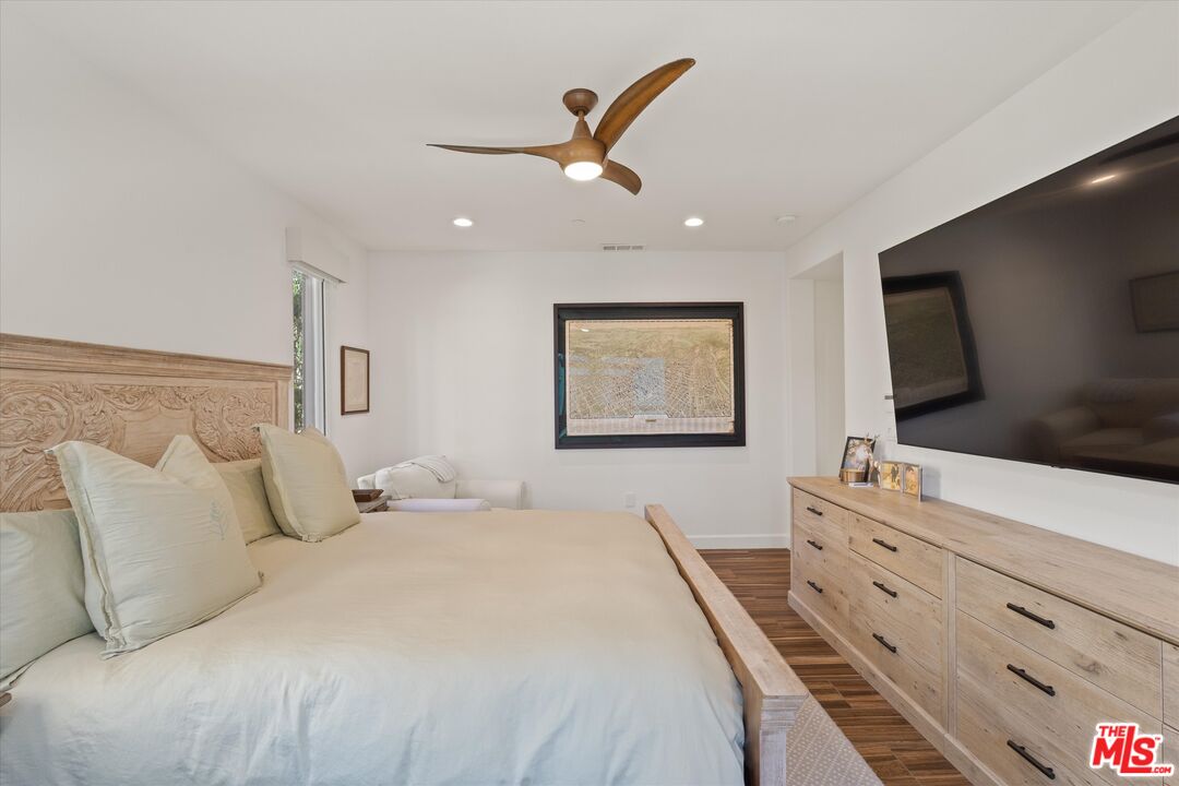 12883 Runway Rd Unit: 1