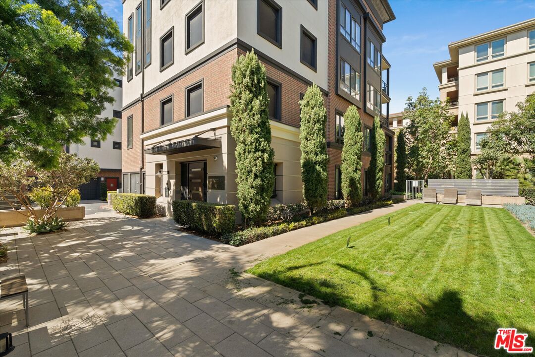 12883 Runway Rd Unit: 1