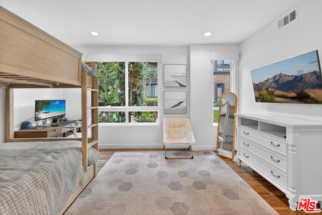 12883 Runway Rd Unit: 1