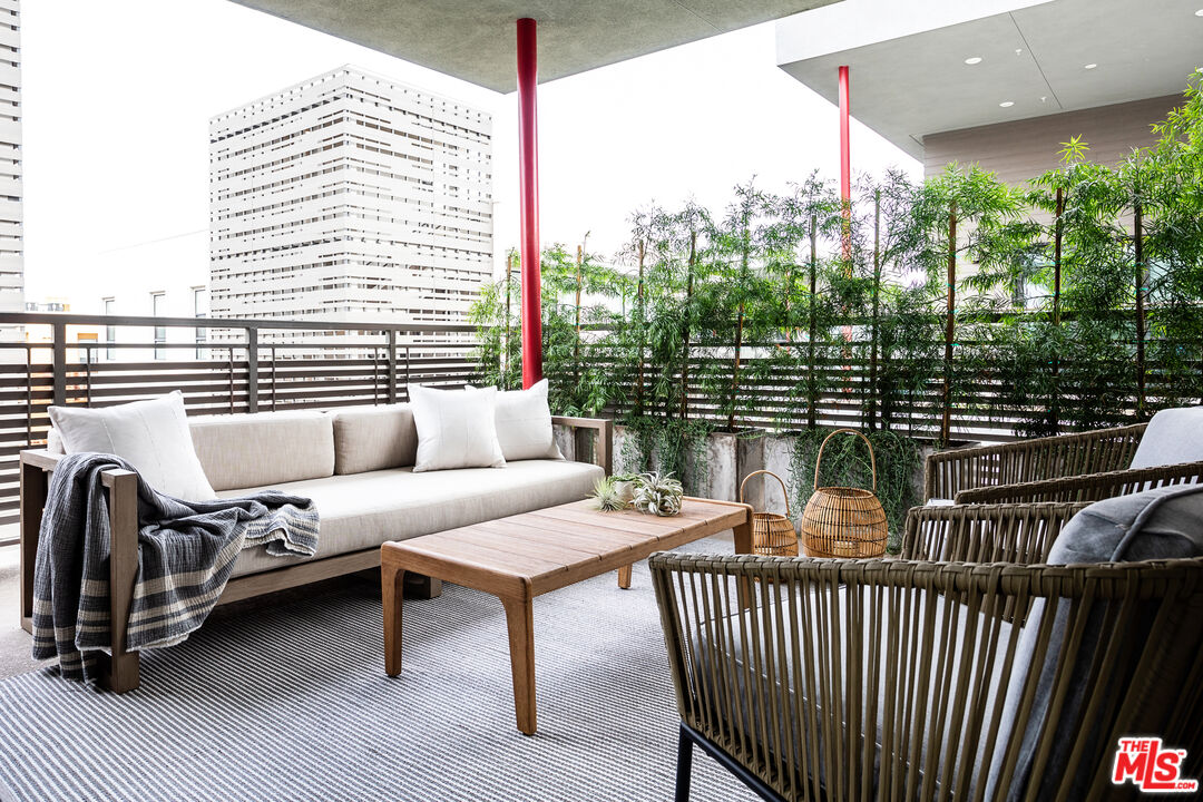 5850 McConnell Ave Unit: 3