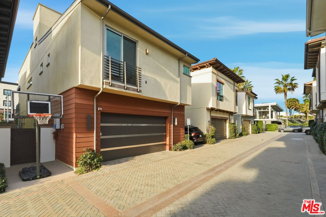 12871 Hammock Ln
