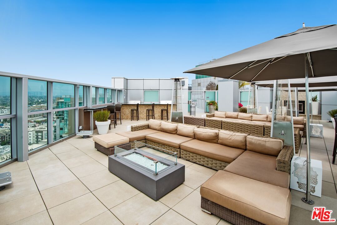 13700 Marina Pointe Dr Unit: 1401