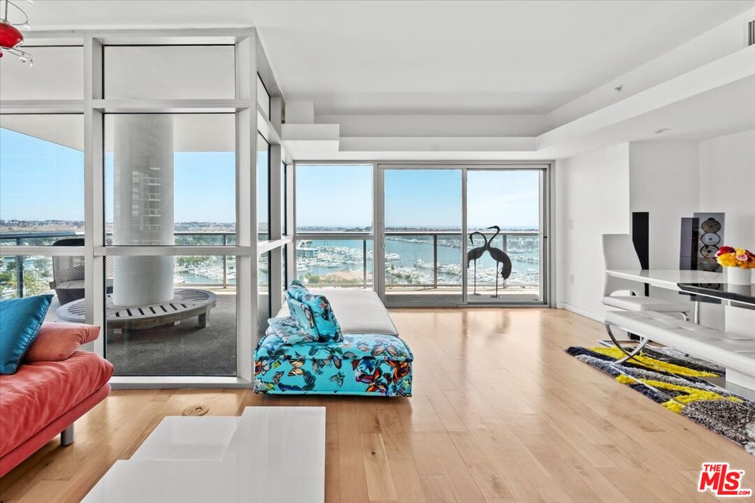 13700 Marina Pointe Dr Unit: 1401