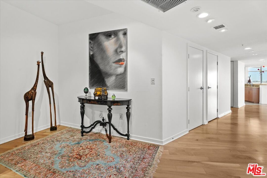 13700 Marina Pointe Dr Unit: 1401