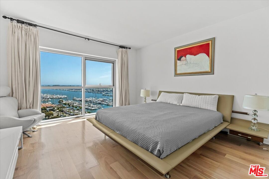 13700 Marina Pointe Dr Unit: 1401