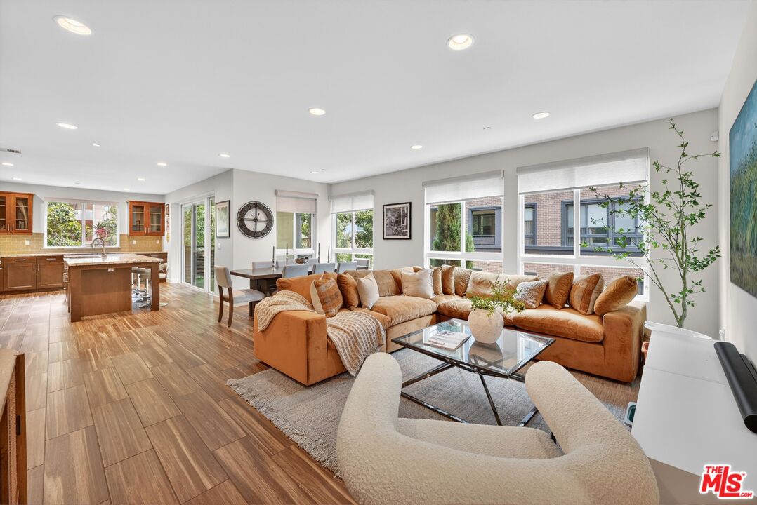 12883 Runway Rd Unit: 1