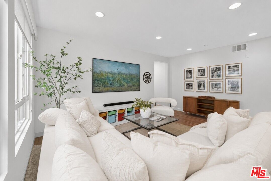 12883 Runway Rd Unit: 1