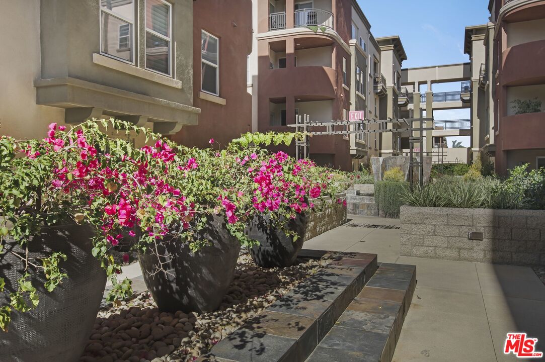 6020 Seabluff Dr Unit: 303