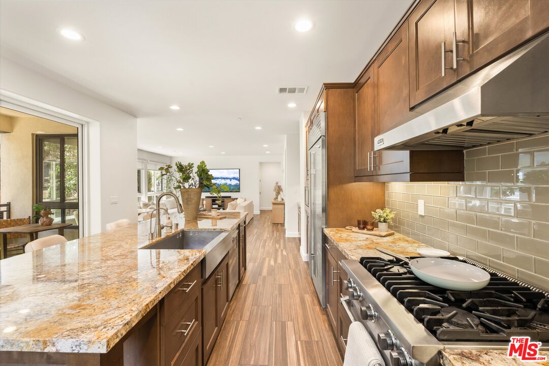 12883 Runway Rd Unit: 1