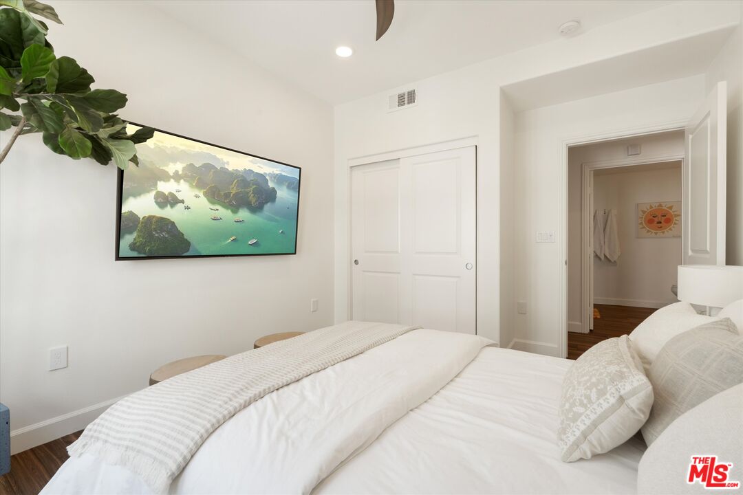 12883 Runway Rd Unit: 1