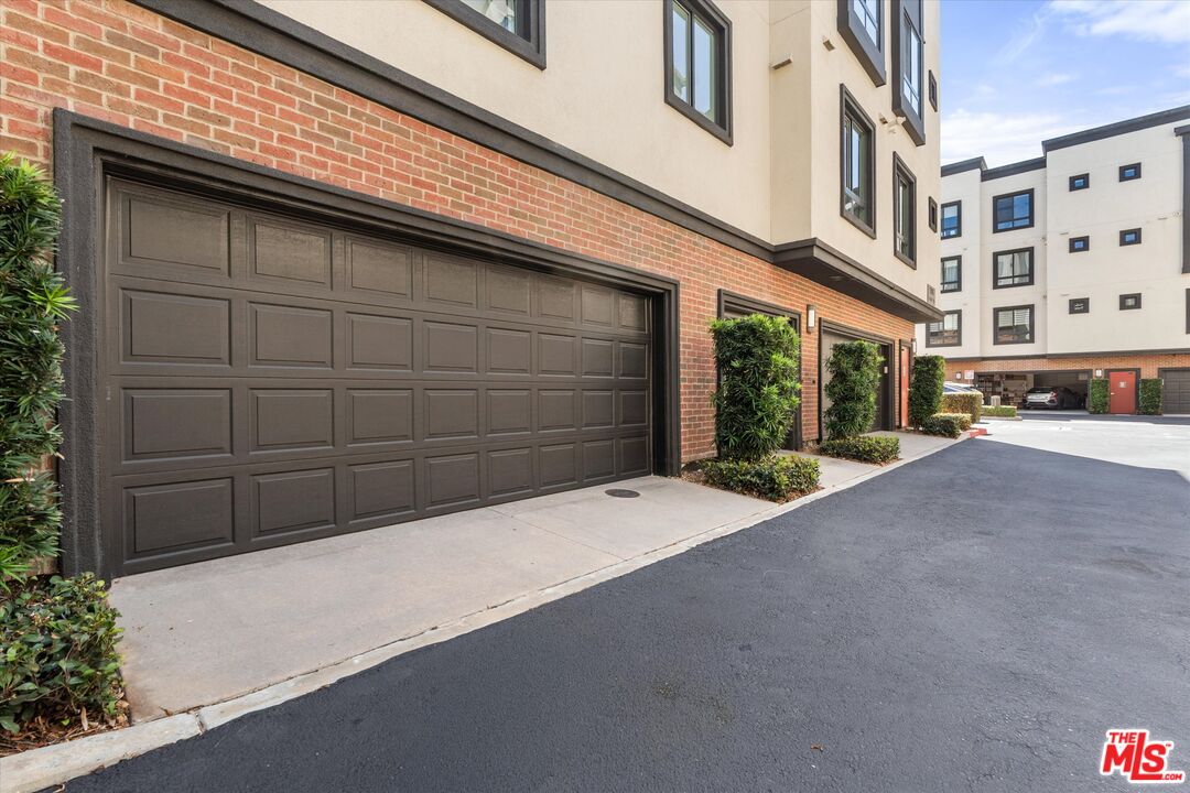 12883 Runway Rd Unit: 1