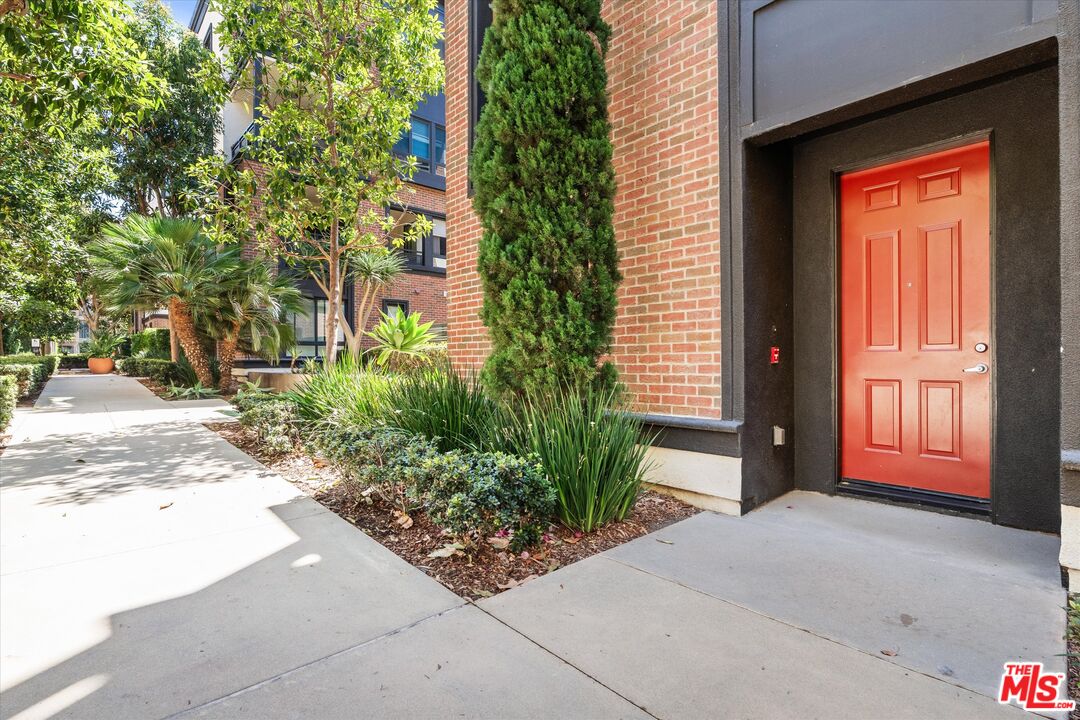 12883 Runway Rd Unit: 1