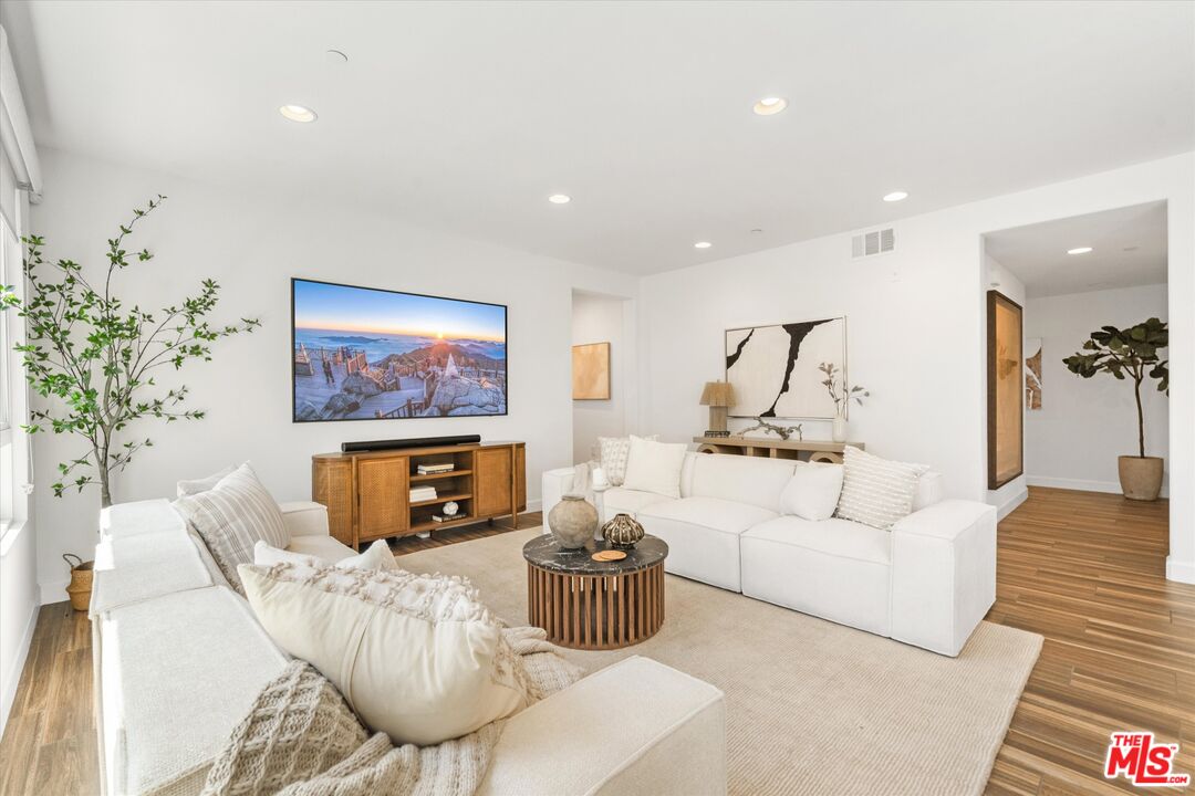 12883 Runway Rd Unit: 1