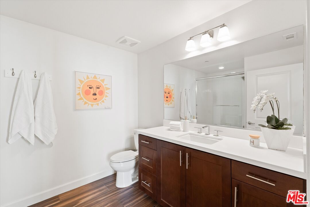 12883 Runway Rd Unit: 1