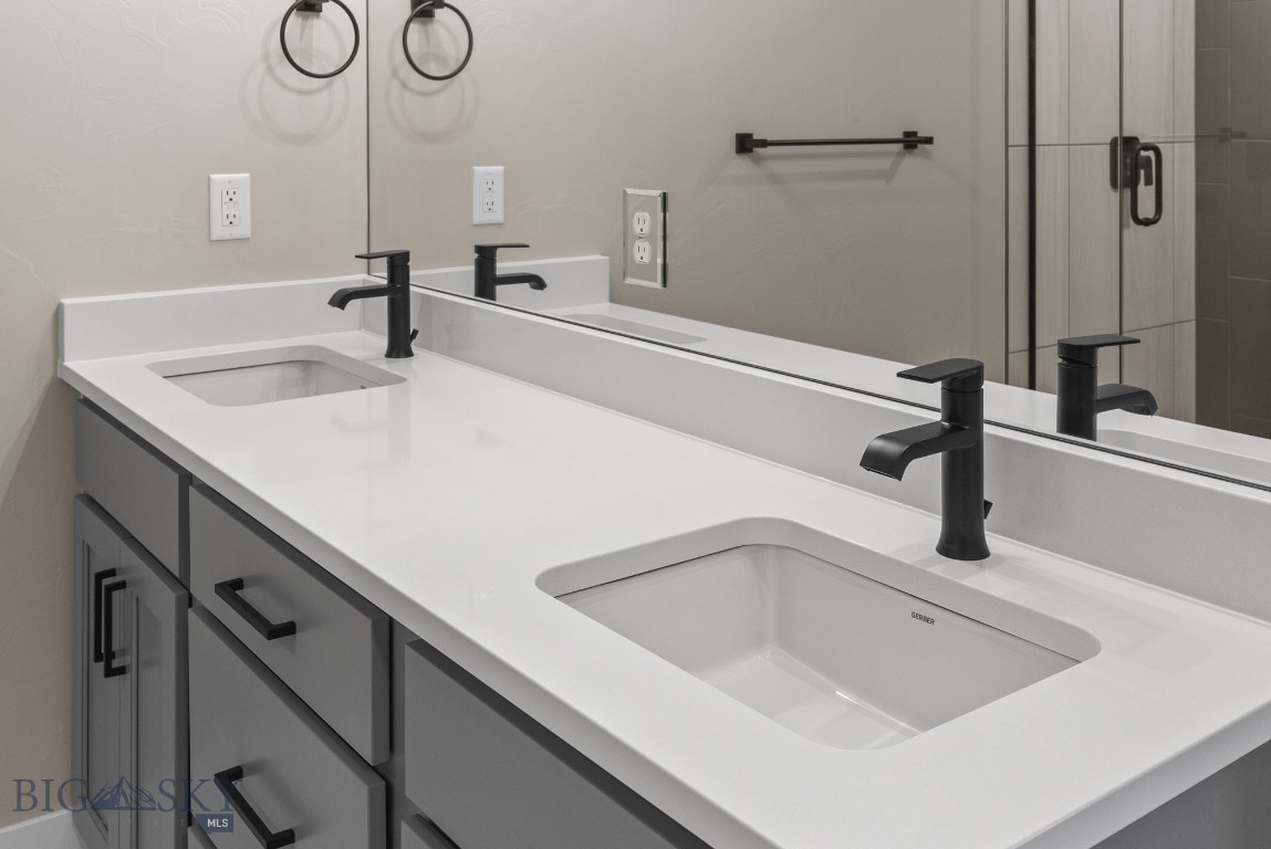 716 & 720 Rogers Way