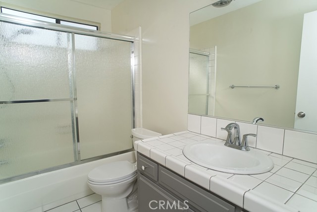 1425 Centinela AVE Unit: 1