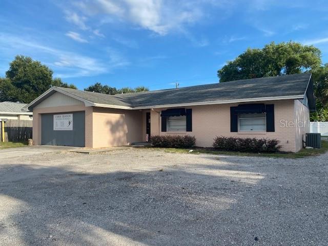 215 LAKE MIRIAM DR
