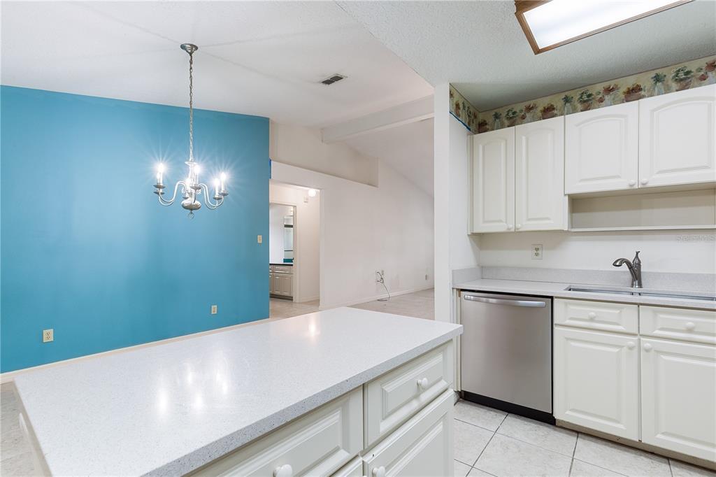 5252 MONTSERRAT DR