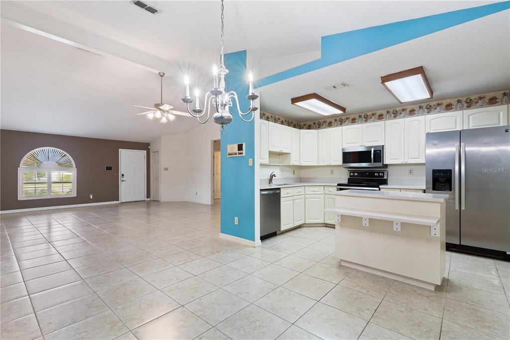 5252 MONTSERRAT DR