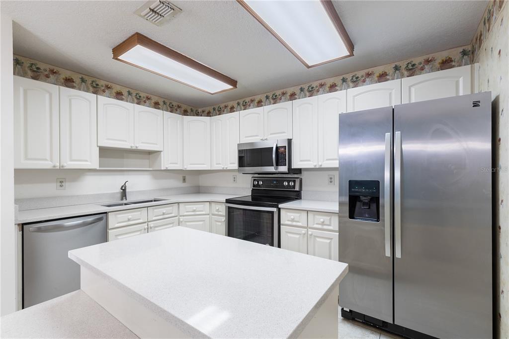 5252 MONTSERRAT DR