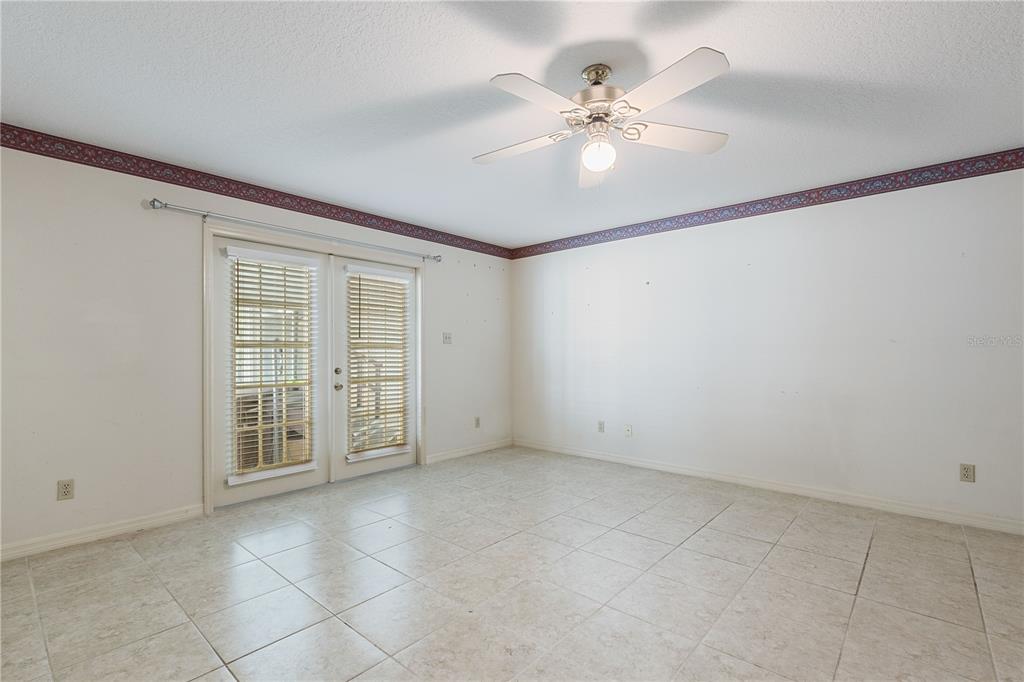 5252 MONTSERRAT DR