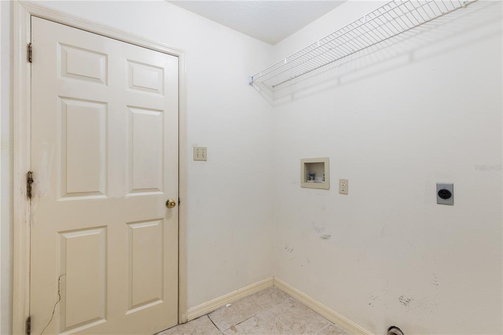 5252 MONTSERRAT DR