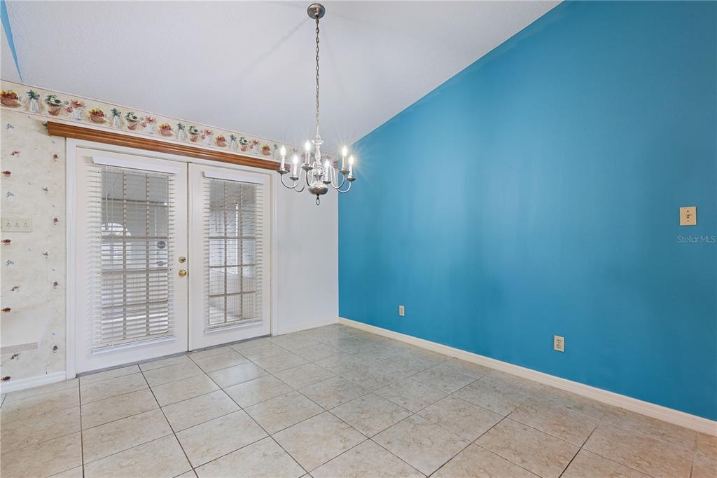 5252 MONTSERRAT DR