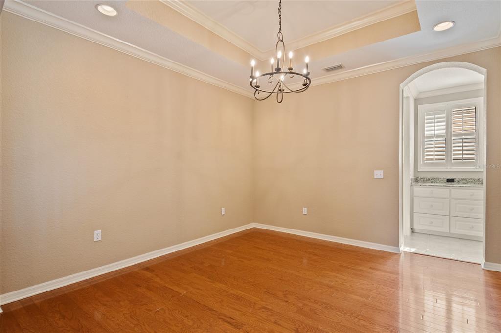2464 LAUREL GLEN DR