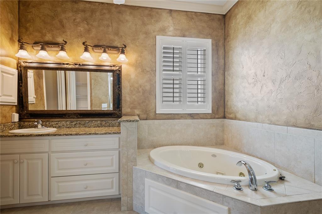2464 LAUREL GLEN DR