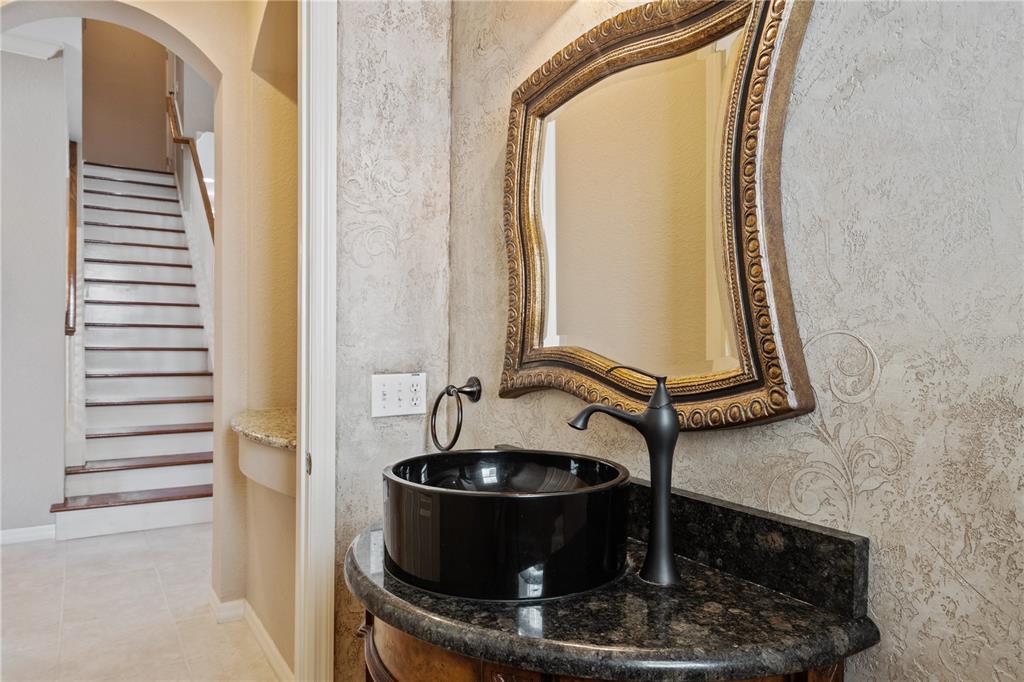 2464 LAUREL GLEN DR