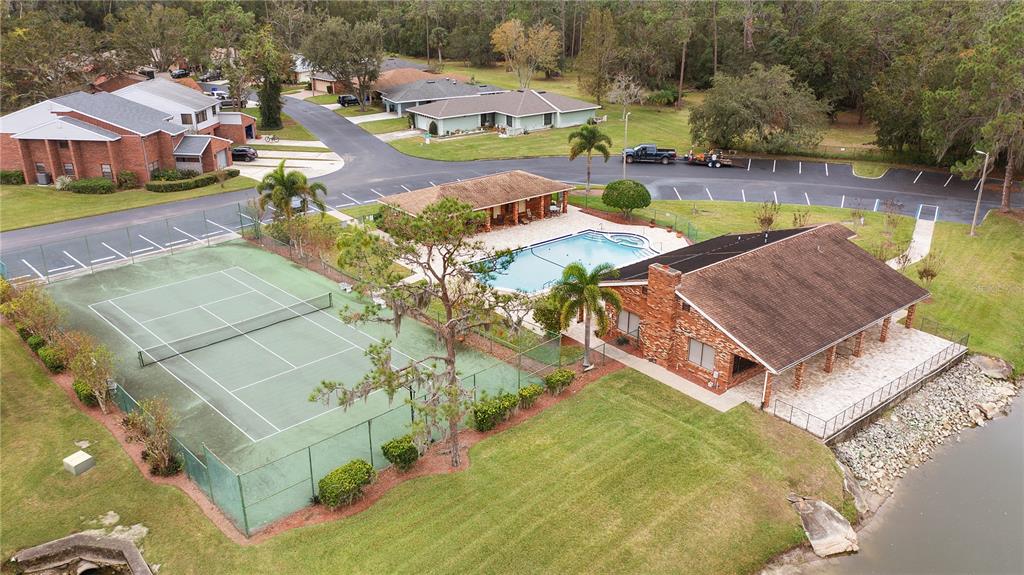 495 LAKE CAROLYN CIR