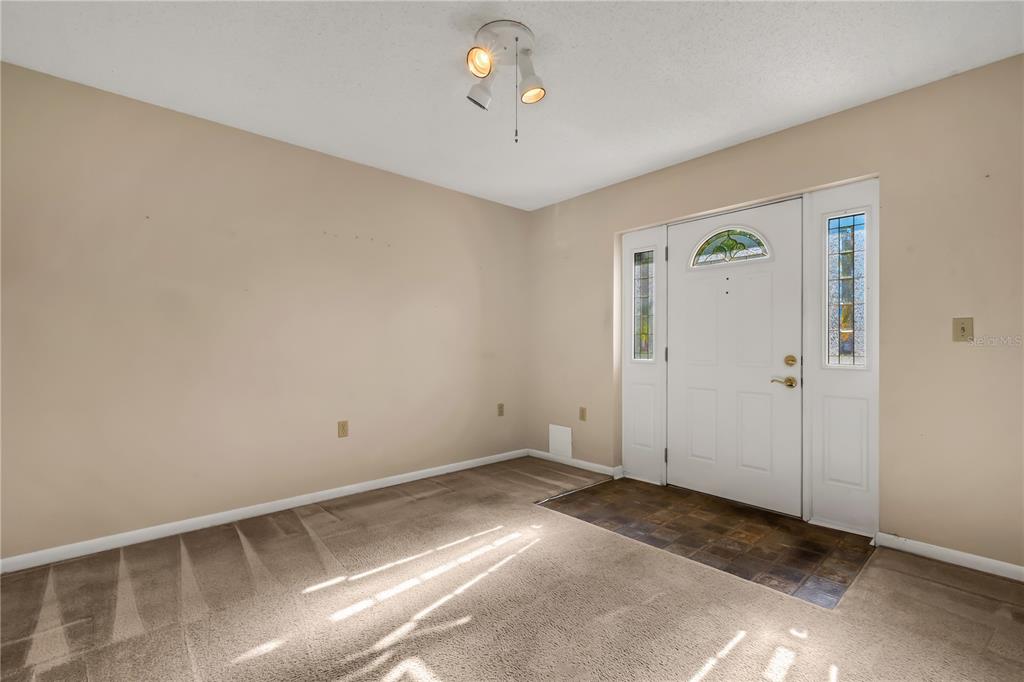 495 LAKE CAROLYN CIR