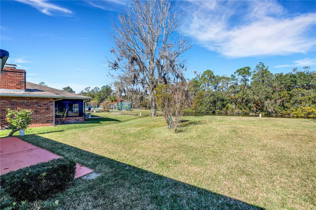 495 LAKE CAROLYN CIR