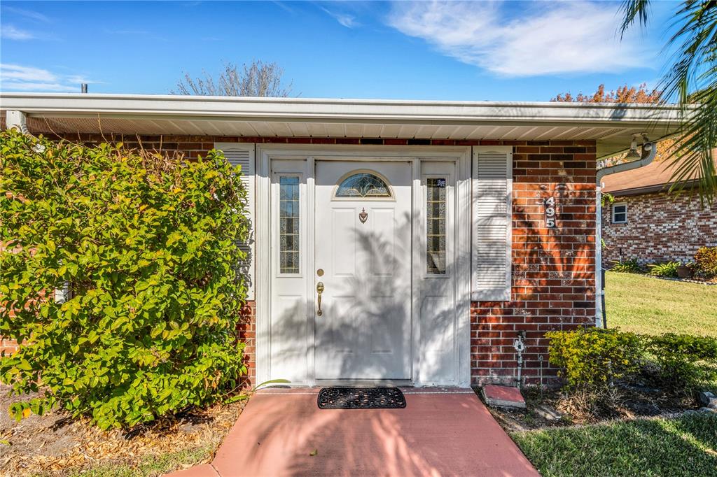 495 LAKE CAROLYN CIR