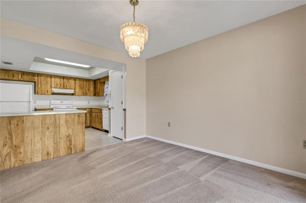 495 LAKE CAROLYN CIR