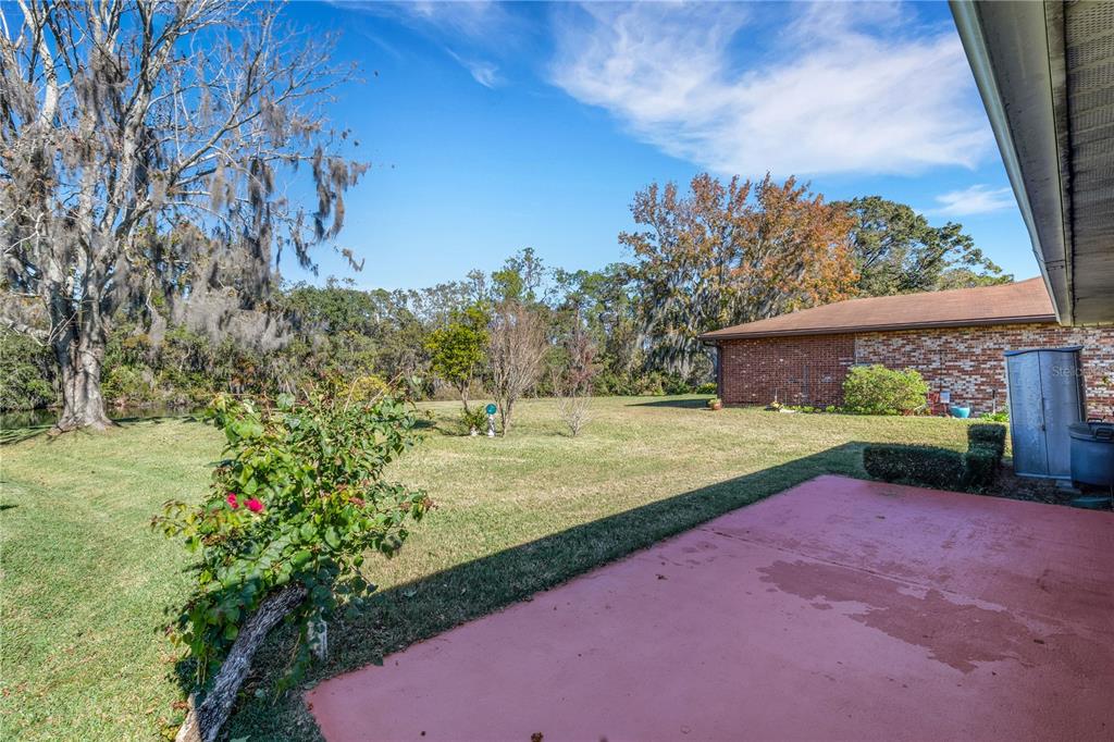 495 LAKE CAROLYN CIR
