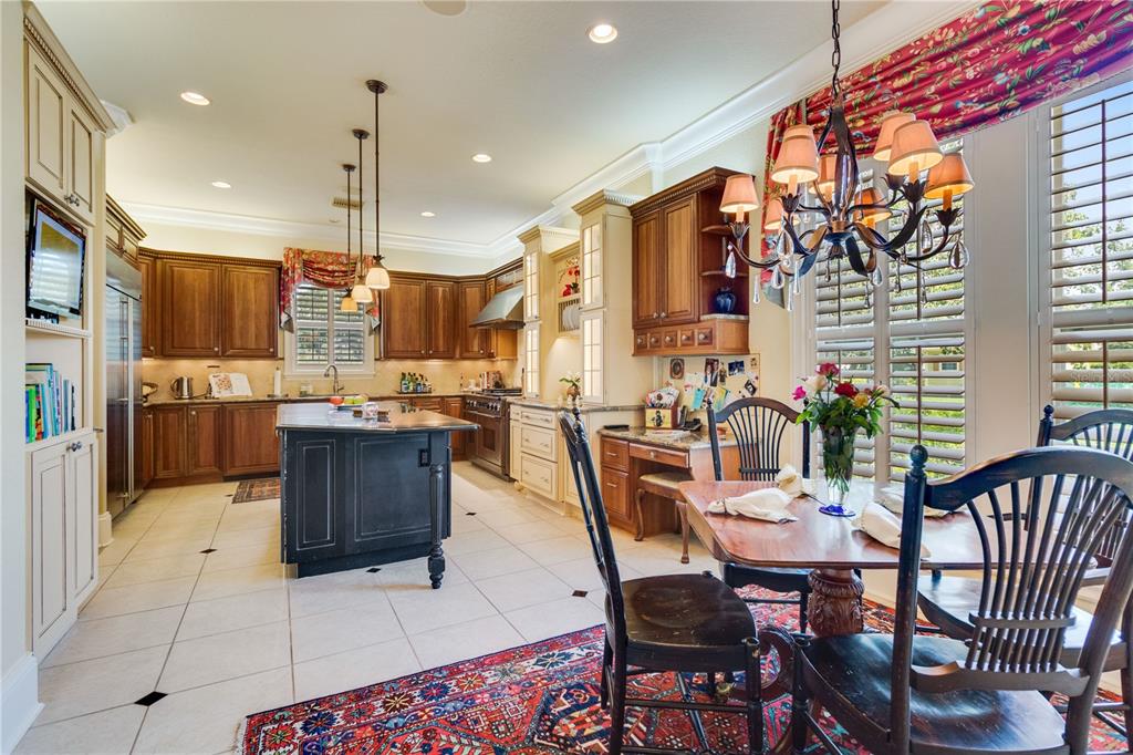 5119 IRON OAKS LN