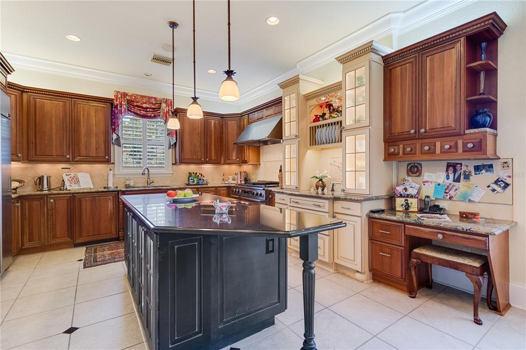 5119 IRON OAKS LN