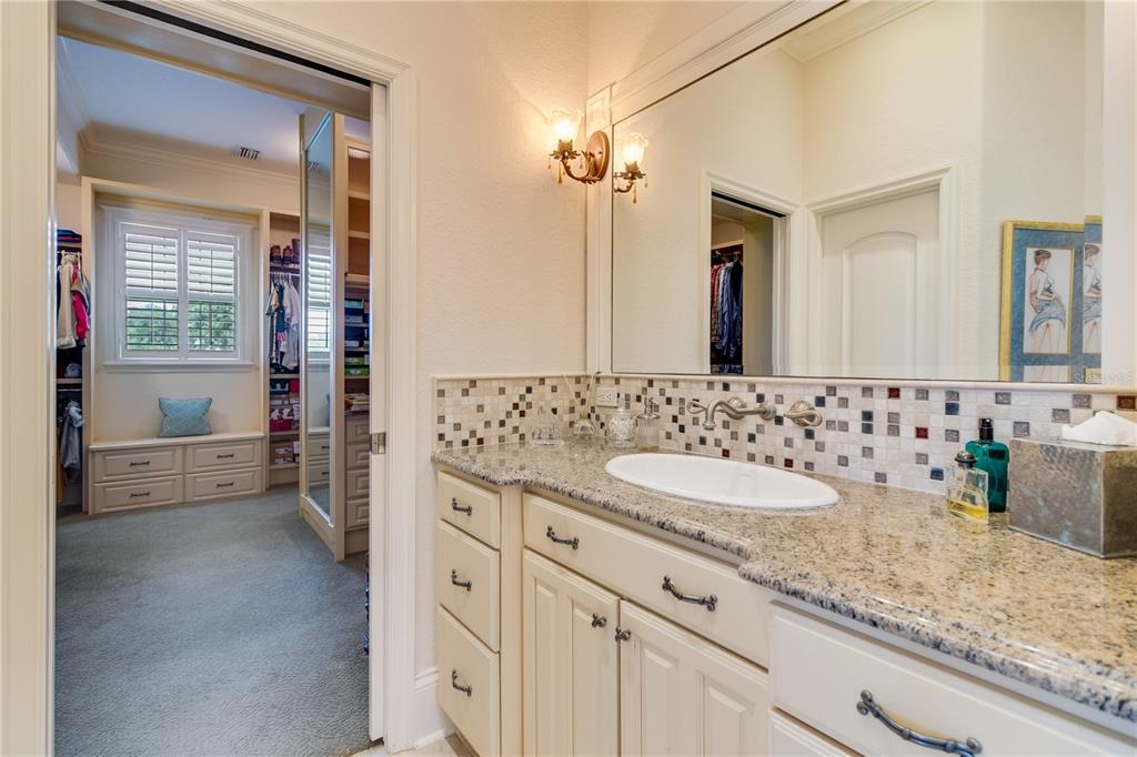 5119 IRON OAKS LN