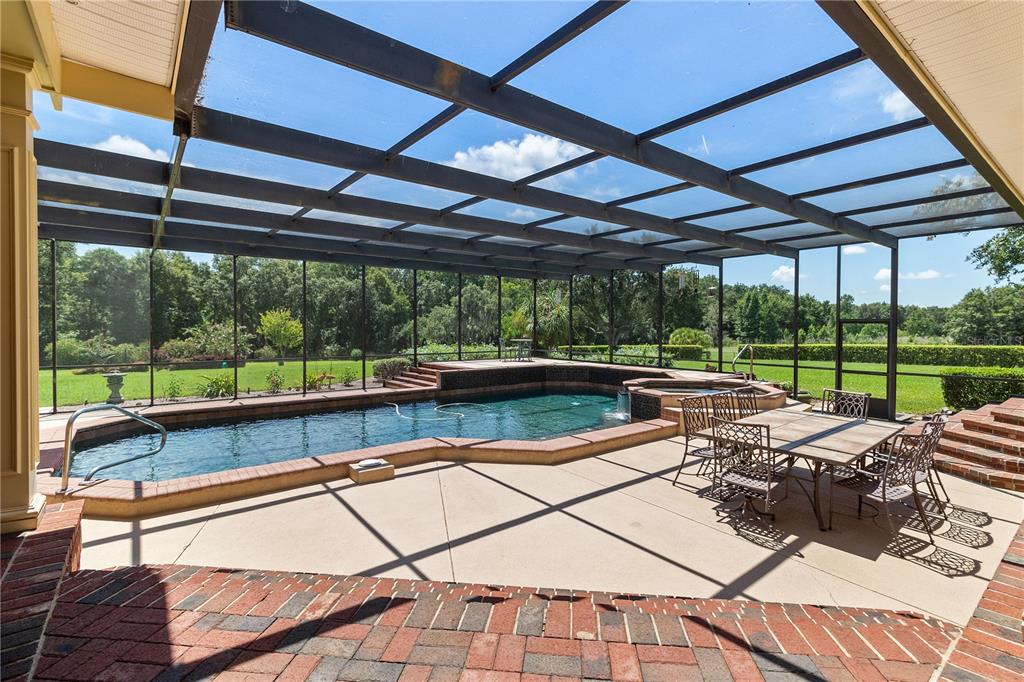 5119 IRON OAKS LN