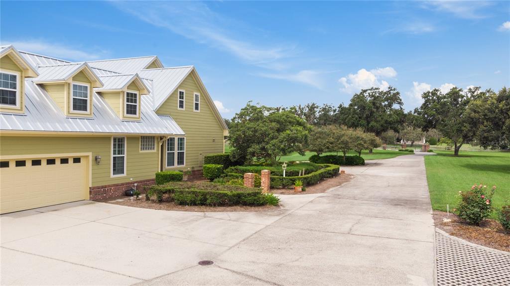 5119 IRON OAKS LN