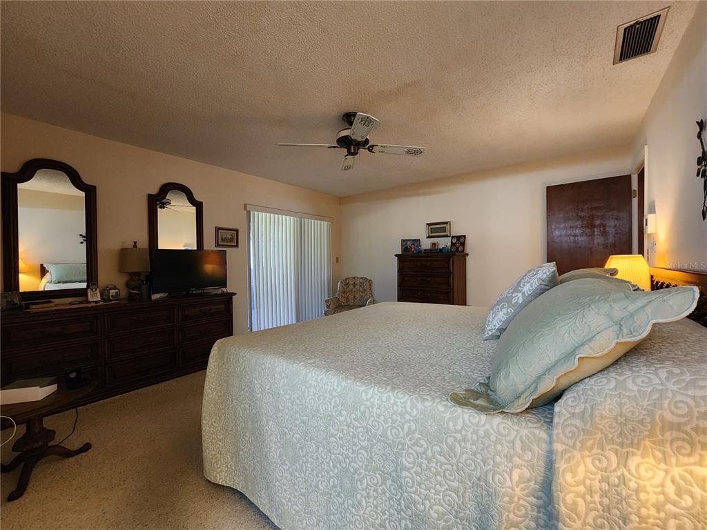127 LAKE HOWARD DR SW