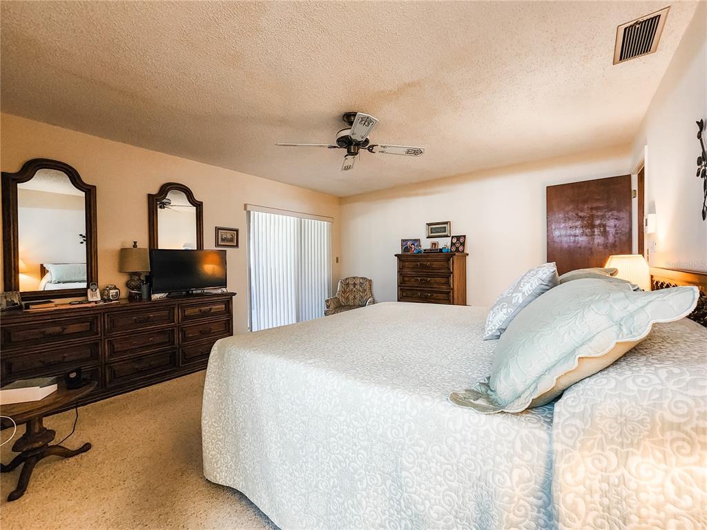 127 LAKE HOWARD DR SW