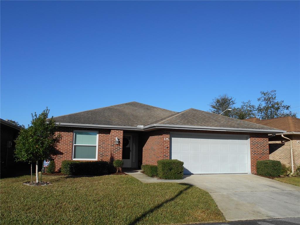 638 JAMAICA CIR